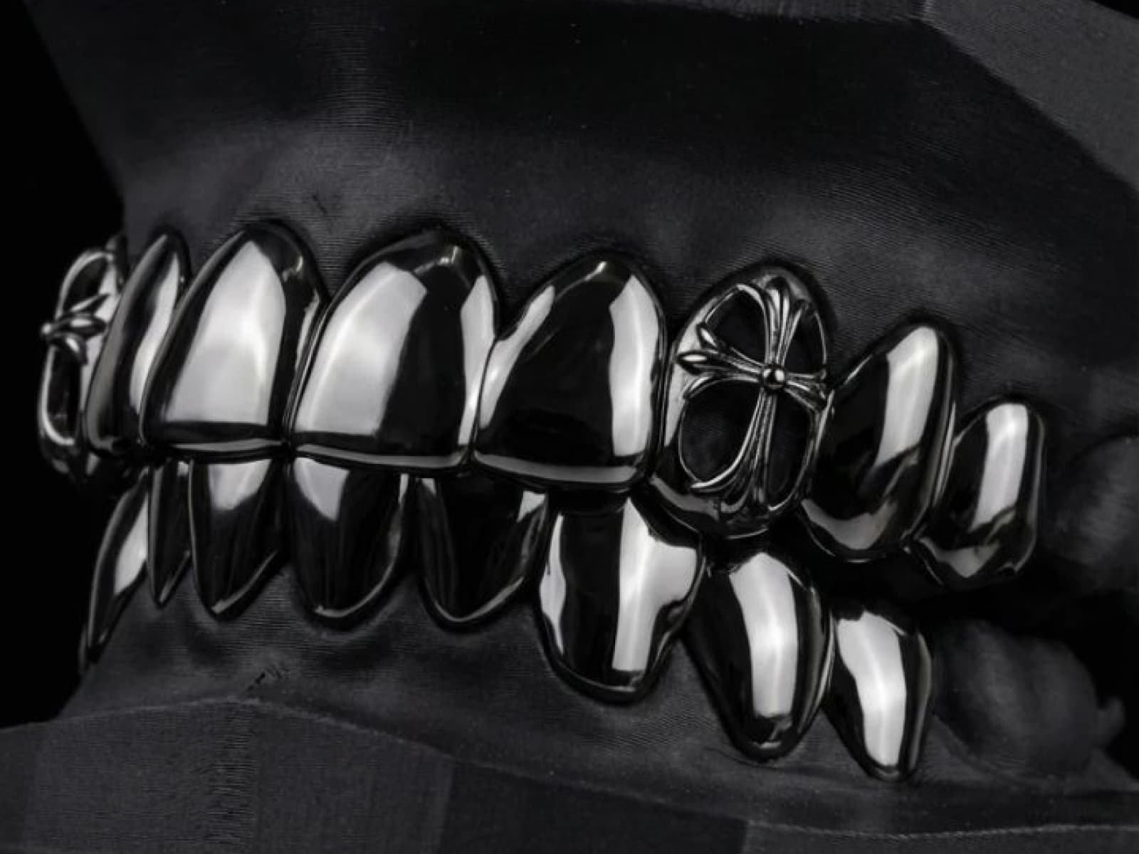 Full set with gothic cross k9s